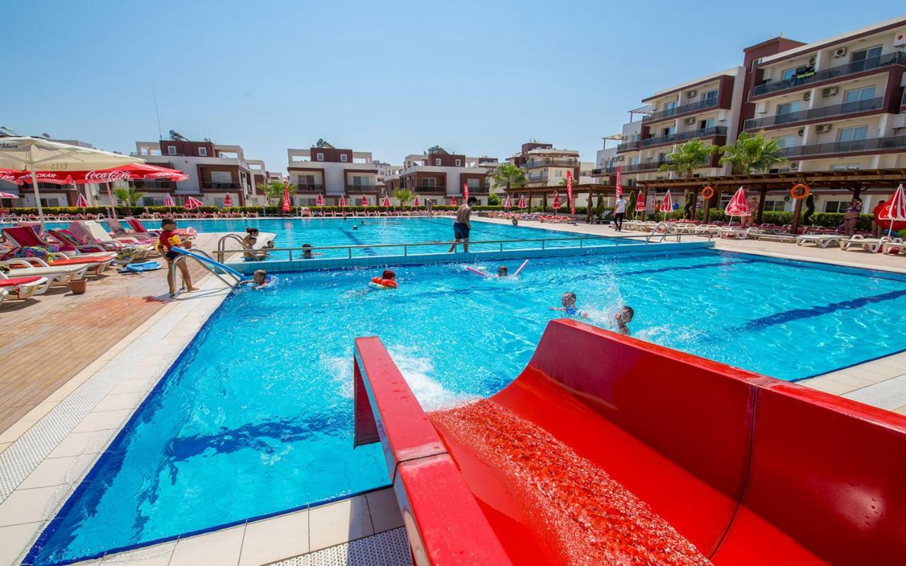 Long Beach Holiday Apartments Trikomo Luaran gambar