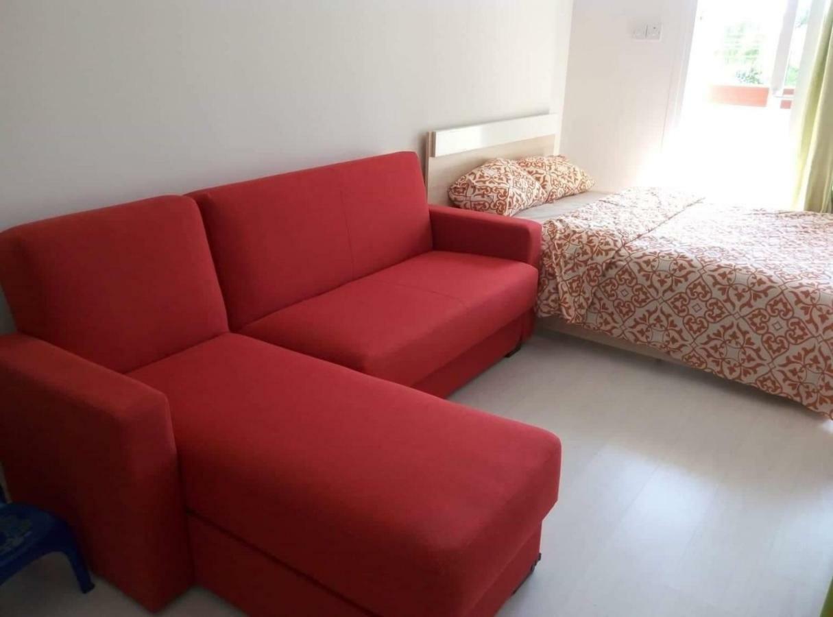 Long Beach Holiday Apartments Trikomo Luaran gambar