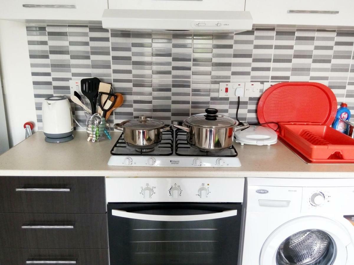 Long Beach Holiday Apartments Trikomo Luaran gambar