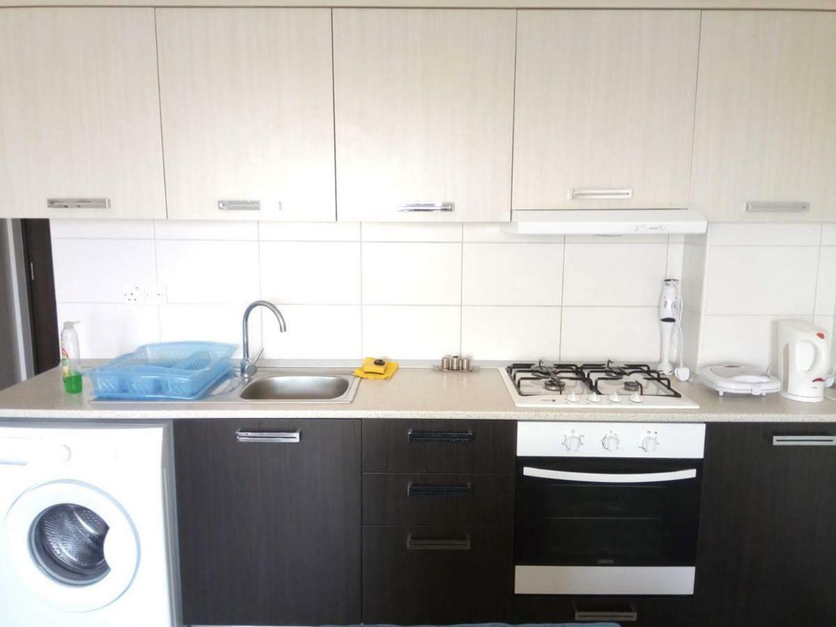 Long Beach Holiday Apartments Trikomo Luaran gambar