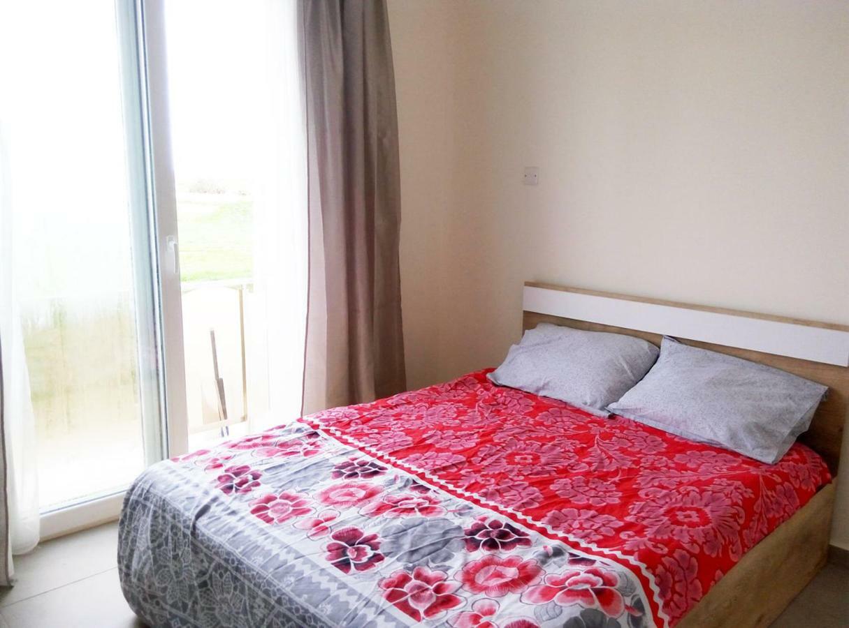 Long Beach Holiday Apartments Trikomo Luaran gambar