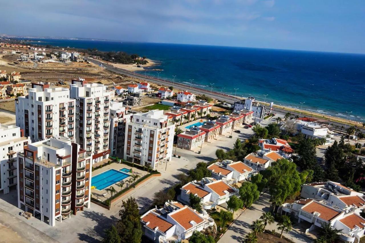 Long Beach Holiday Apartments Trikomo Luaran gambar