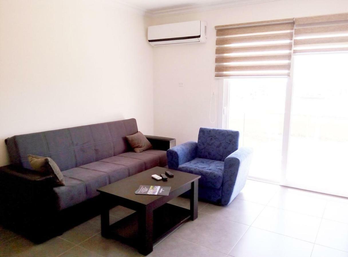 Long Beach Holiday Apartments Trikomo Luaran gambar