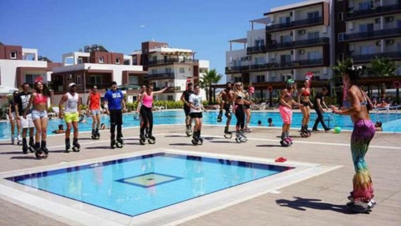 Long Beach Holiday Apartments Trikomo Luaran gambar