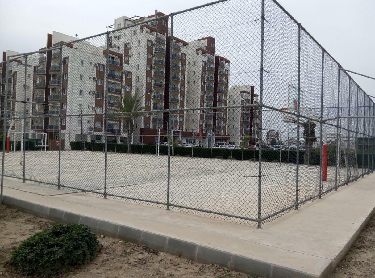 Long Beach Holiday Apartments Trikomo Luaran gambar