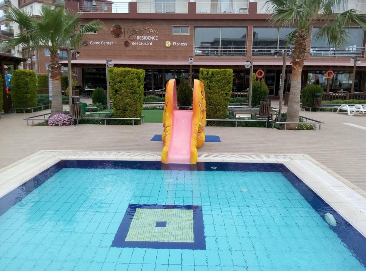 Long Beach Holiday Apartments Trikomo Luaran gambar