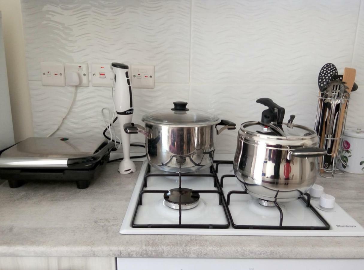 Long Beach Holiday Apartments Trikomo Luaran gambar