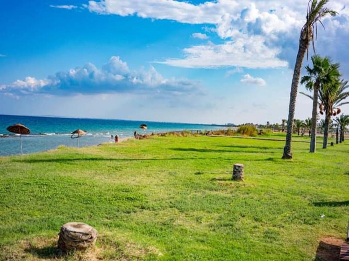 Long Beach Holiday Apartments Trikomo Luaran gambar