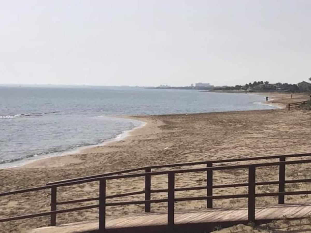 Long Beach Holiday Apartments Trikomo Luaran gambar