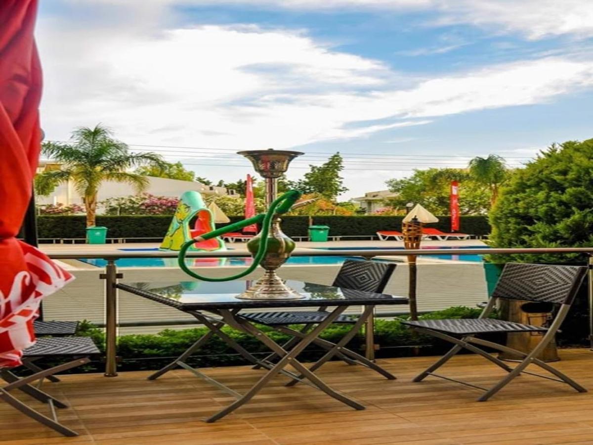 Long Beach Holiday Apartments Trikomo Luaran gambar
